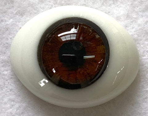 the glass eye is suitable for a variety of doll types and jewelry designs, offering flexibility to creators and designers.